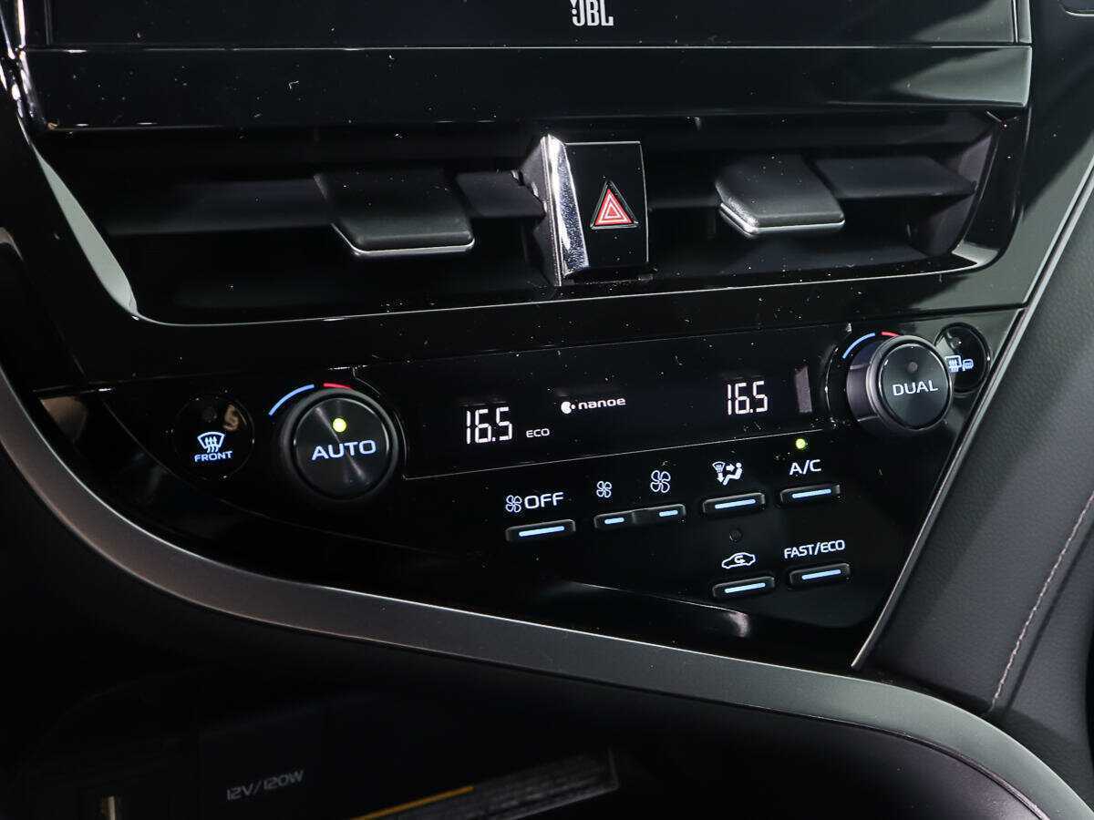 Купить Toyota Camry с пробегом. Фото: #17