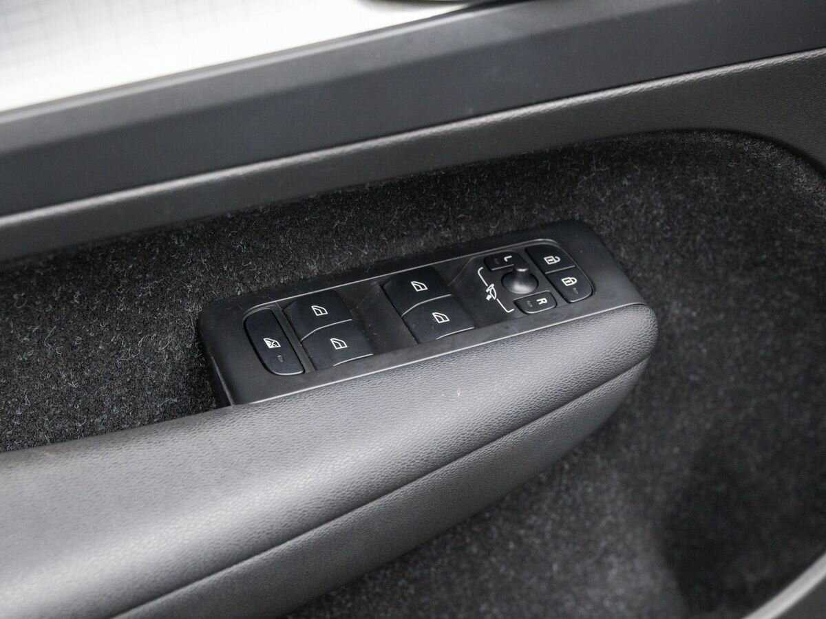 Купить Volvo XC40 с пробегом. Фото: #15