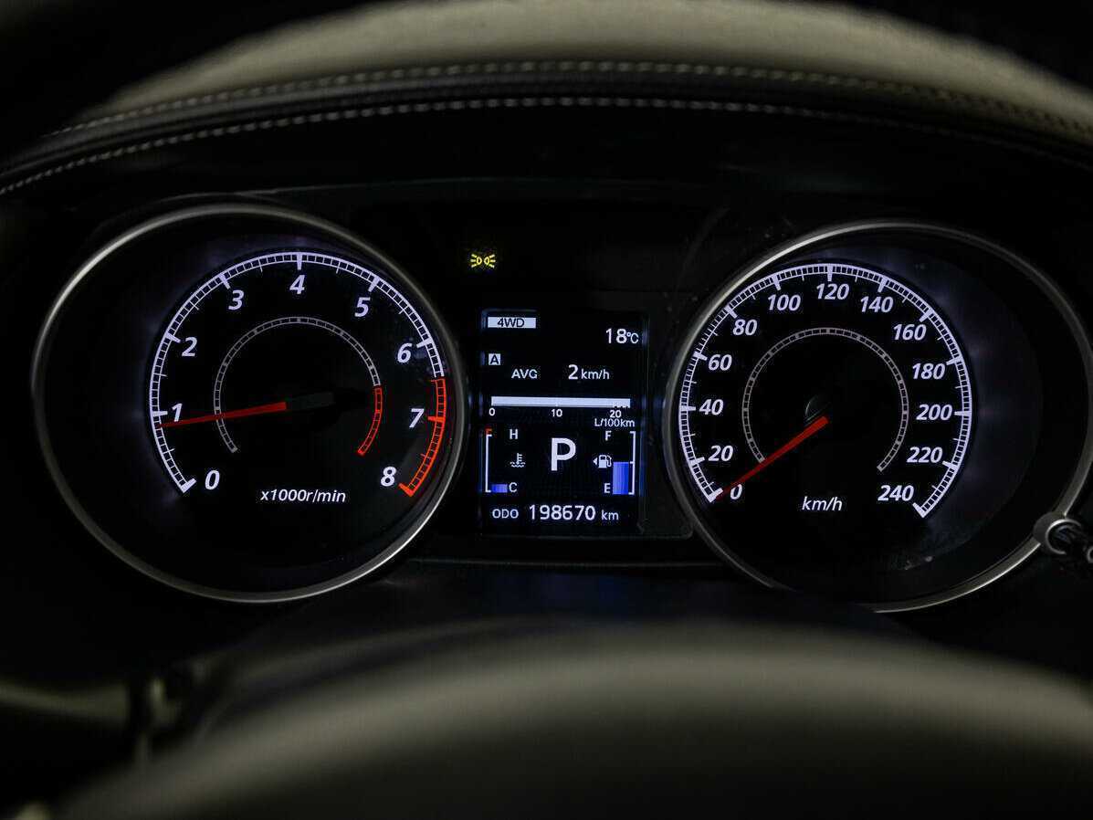 Купить Mitsubishi Outlander с пробегом. Фото: #9