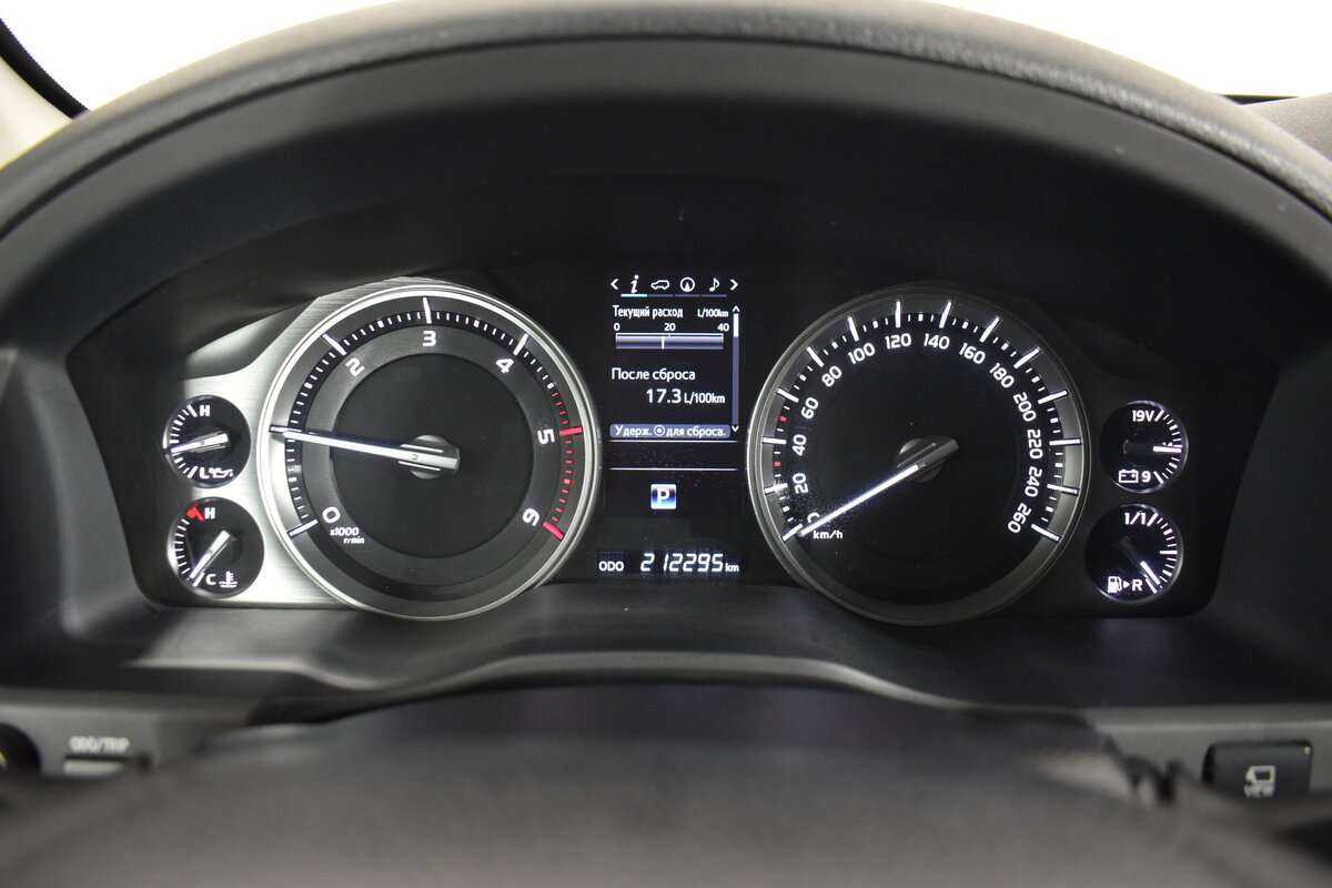 Купить Toyota Land Cruiser с пробегом. Фото: #17