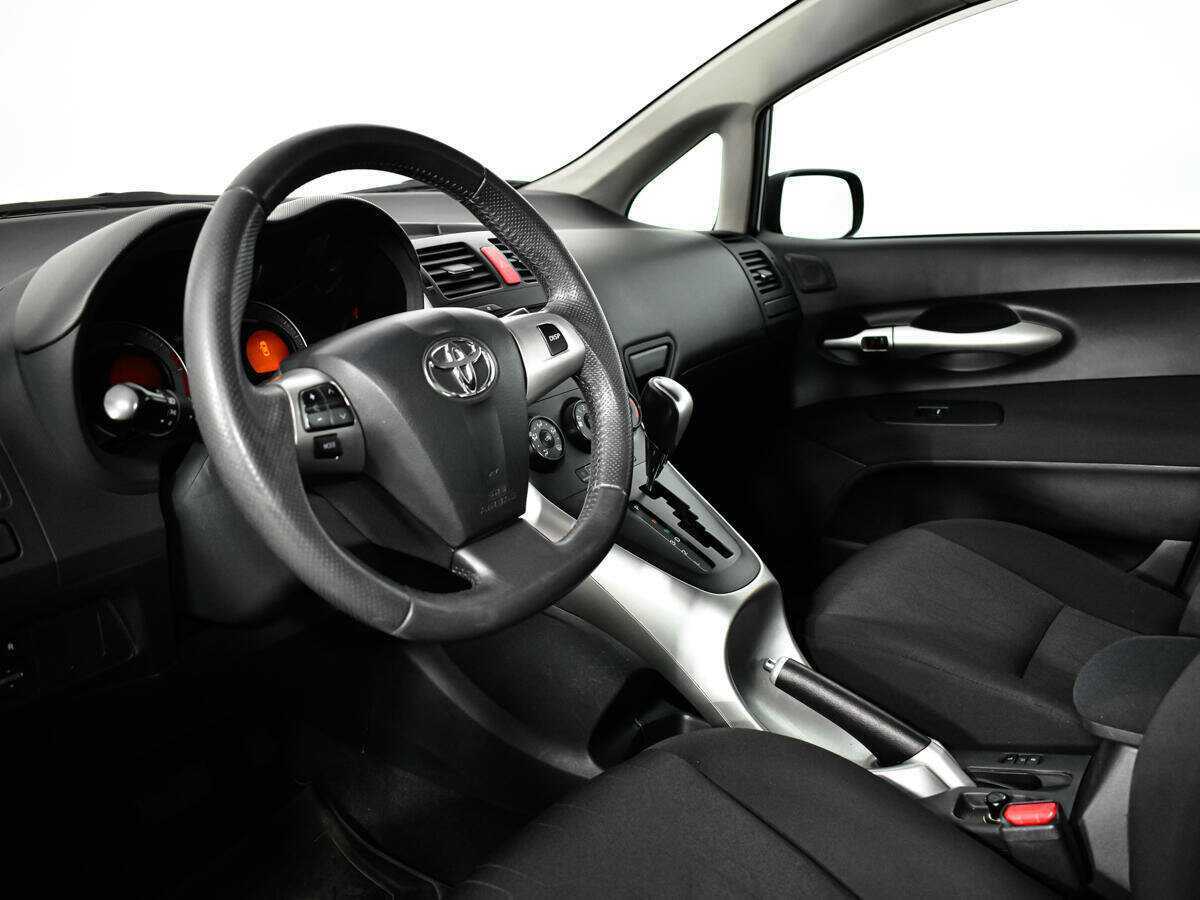 Купить Toyota Auris с пробегом. Фото: #12