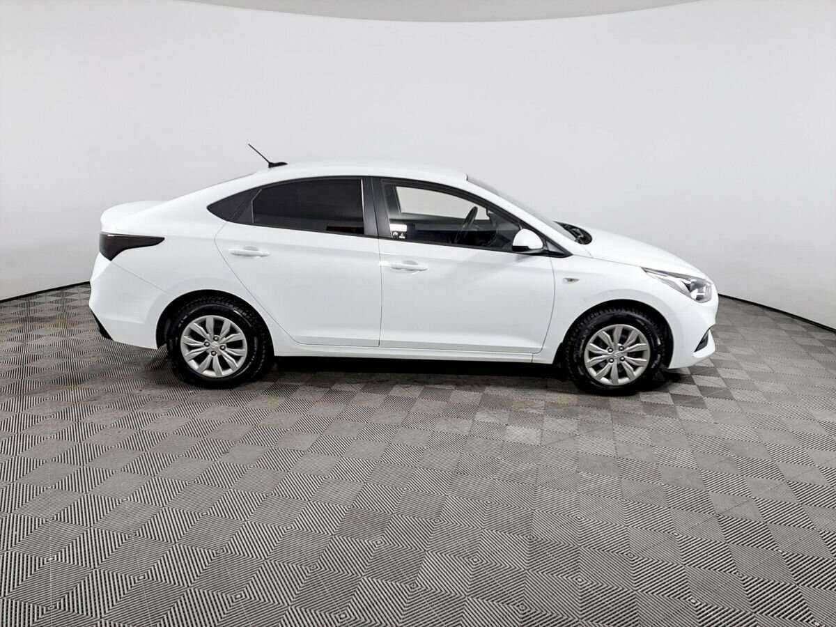 Купить Hyundai Solaris с пробегом. Фото: #3