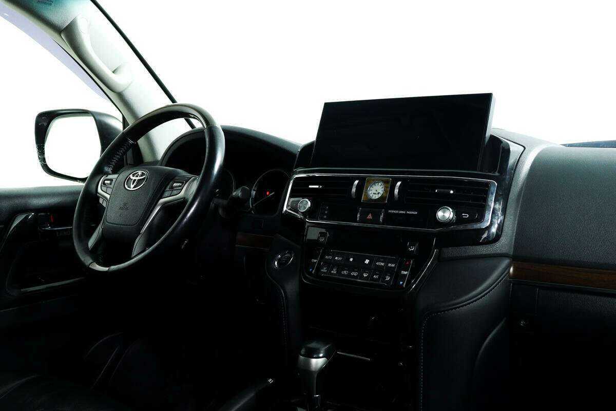 Купить Toyota Land Cruiser с пробегом. Фото: #8