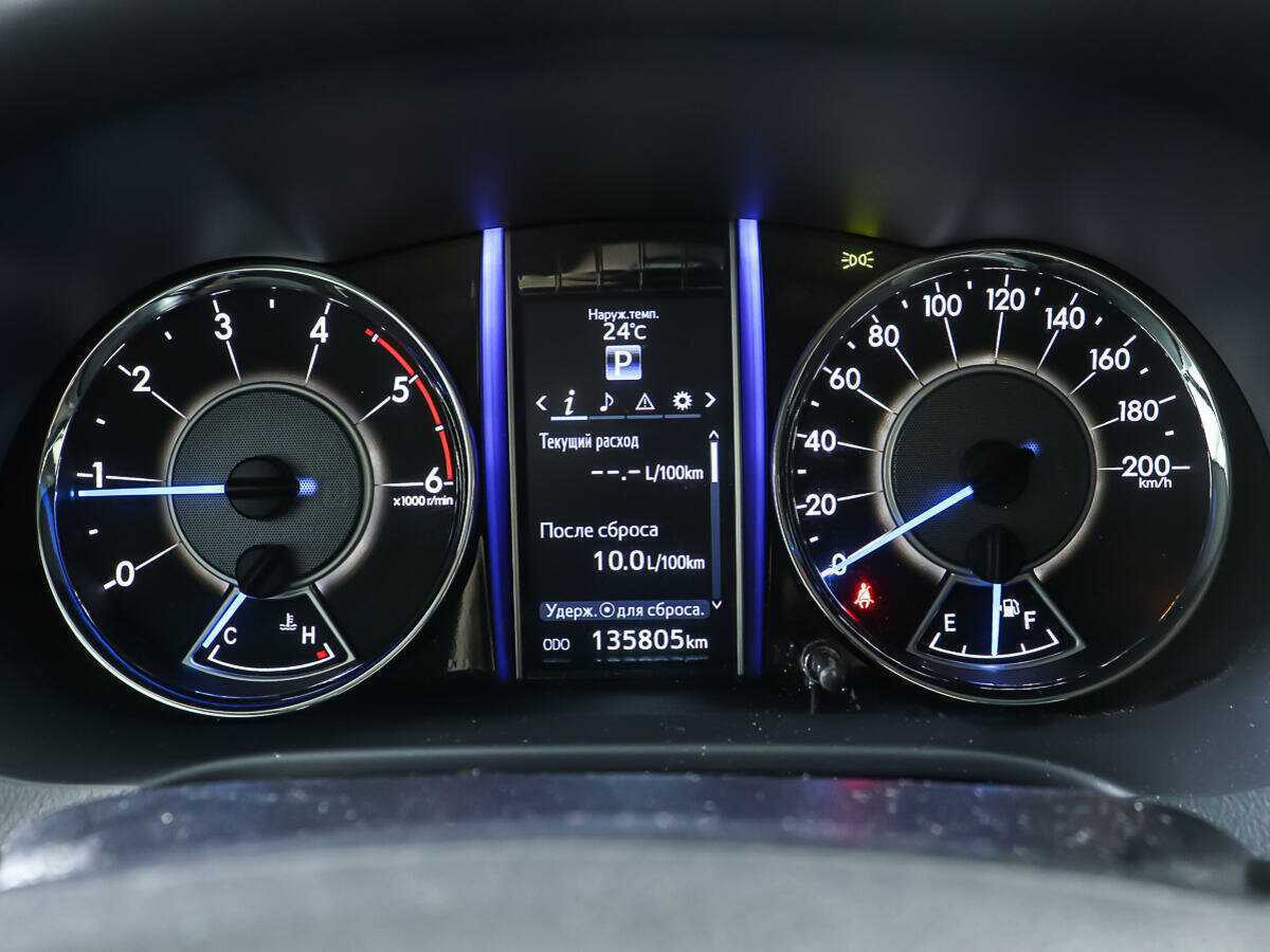 Купить Toyota Fortuner с пробегом. Фото: #12