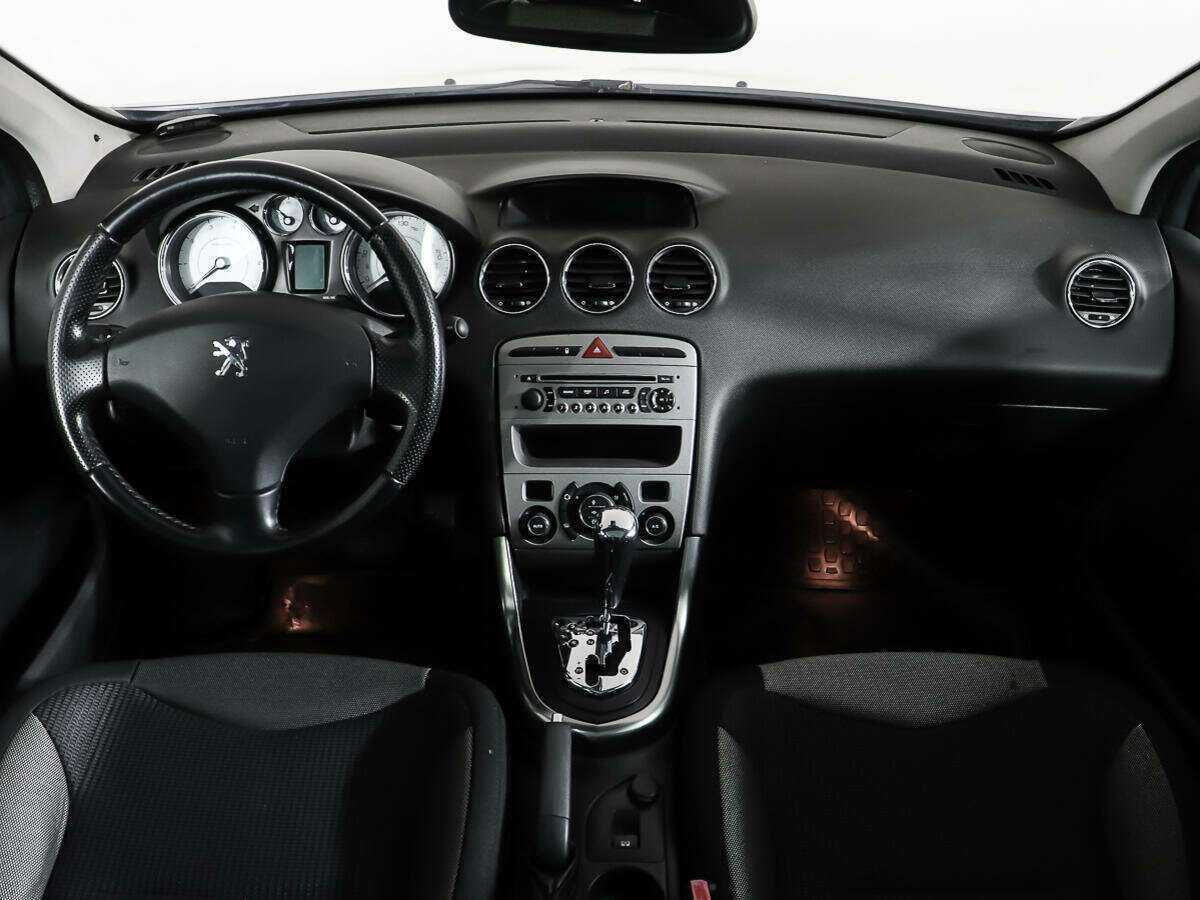 Купить Peugeot 308 с пробегом. Фото: #9