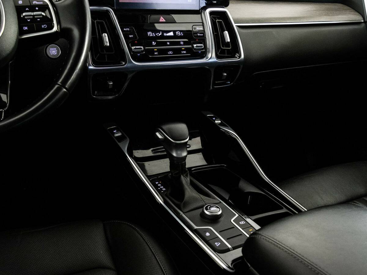 Купить Kia Sorento с пробегом. Фото: #12