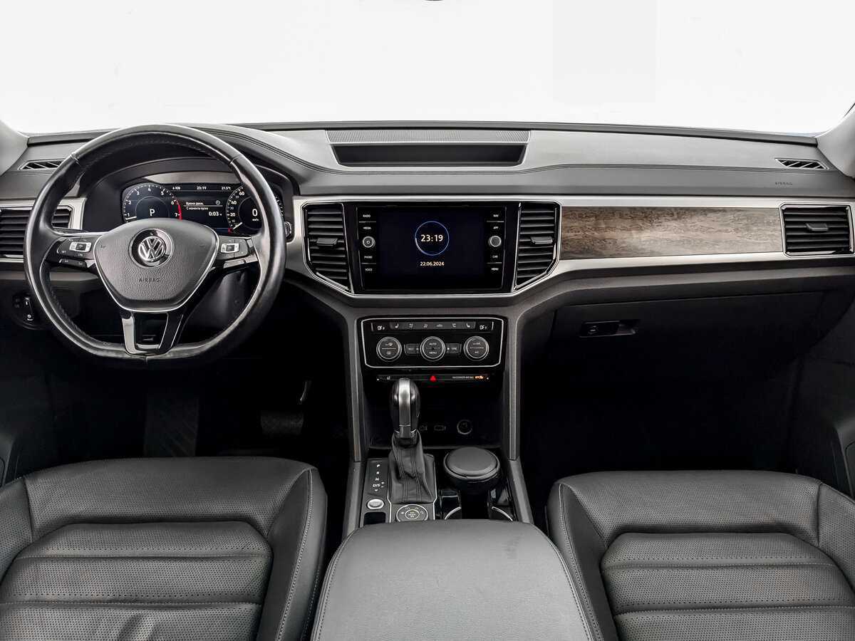 Купить Volkswagen Teramont с пробегом. Фото: #11