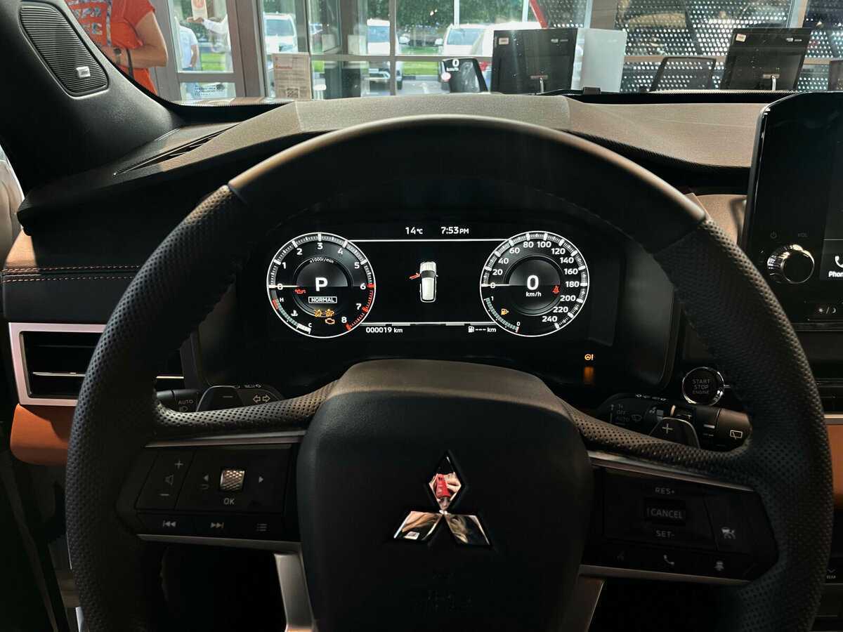 Купить Mitsubishi Outlander с пробегом. Фото: #8