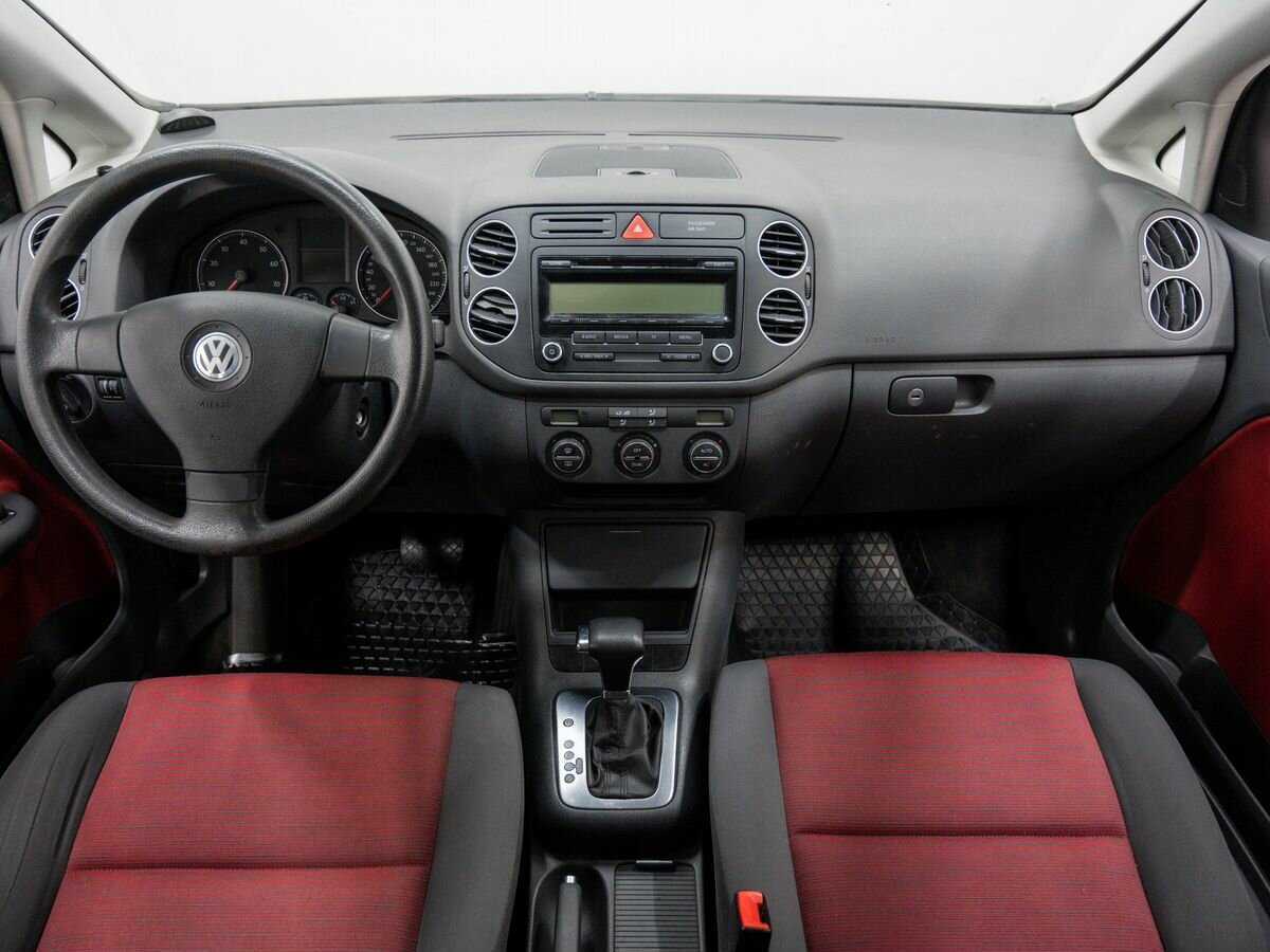 Купить Volkswagen Golf Plus с пробегом. Фото: #8