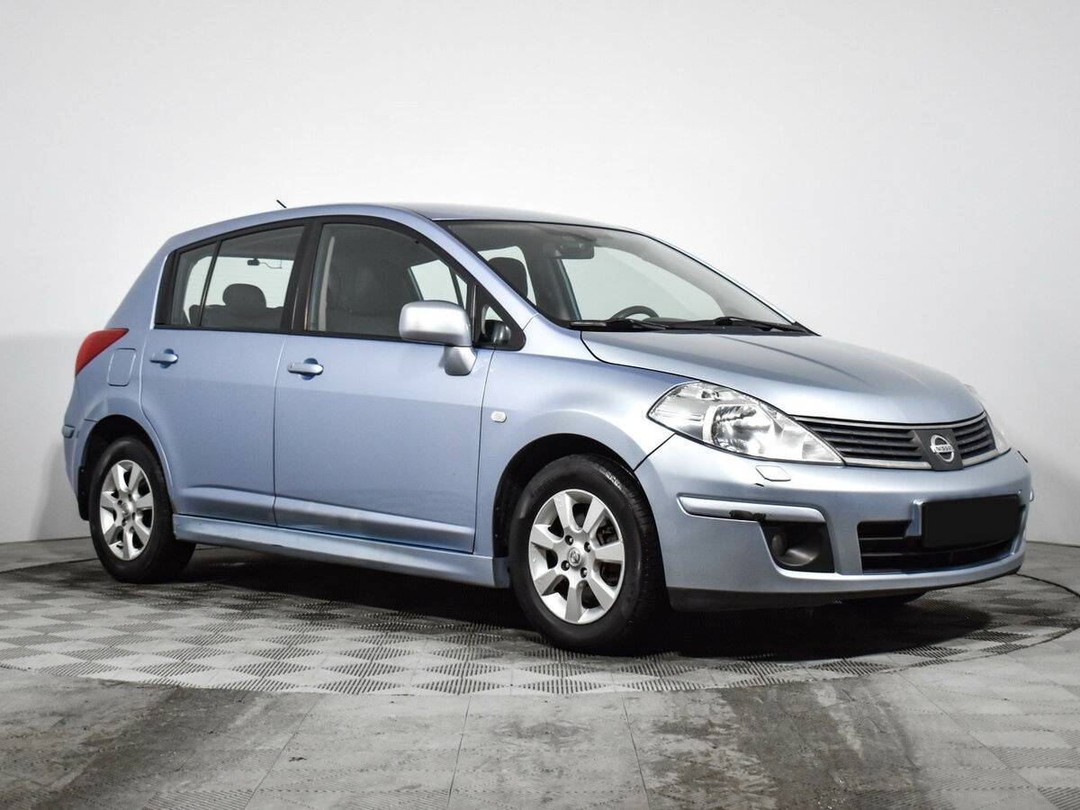 Купить Nissan Tiida с пробегом. Фото: #2