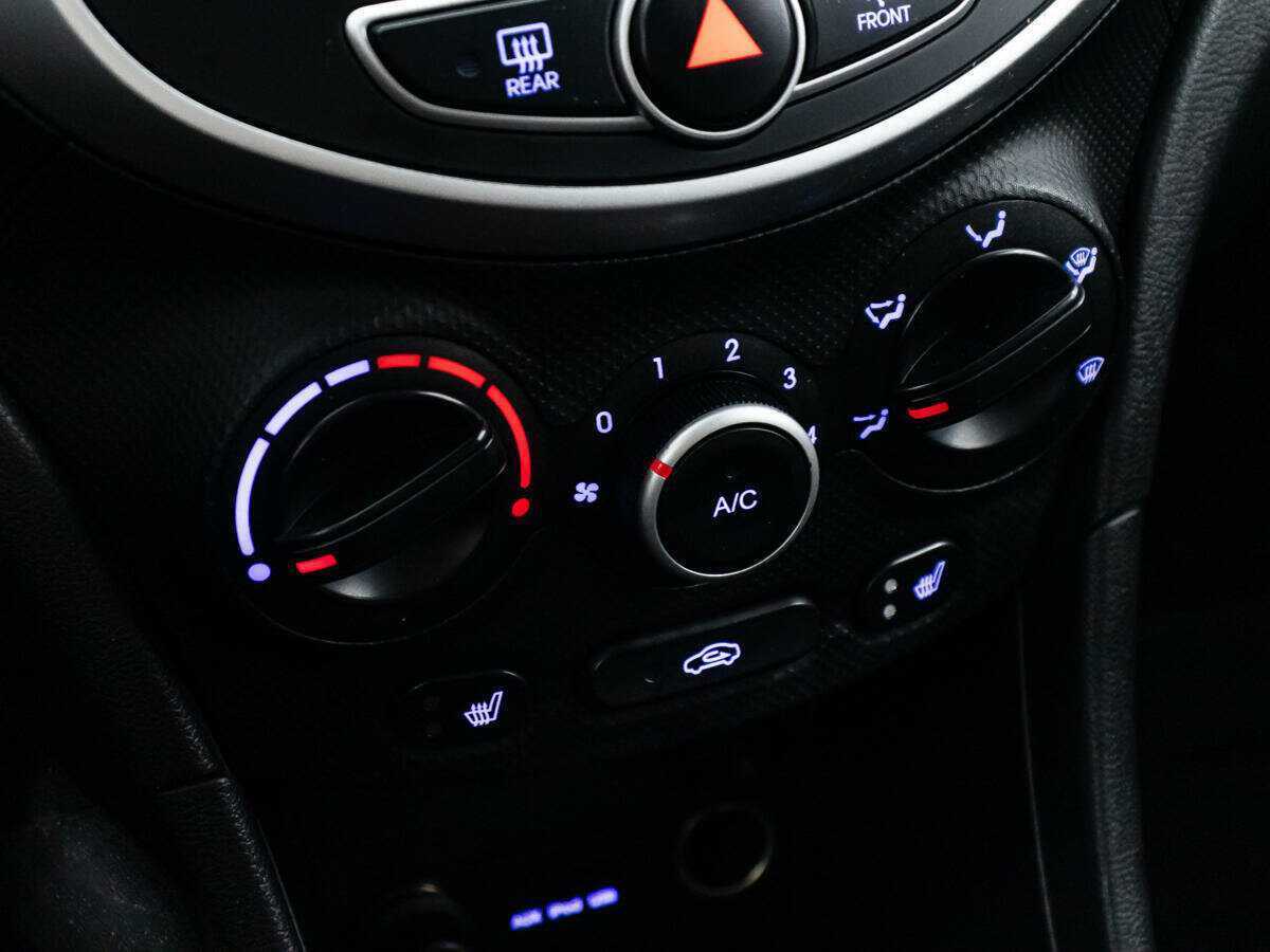 Купить Hyundai Solaris с пробегом. Фото: #14