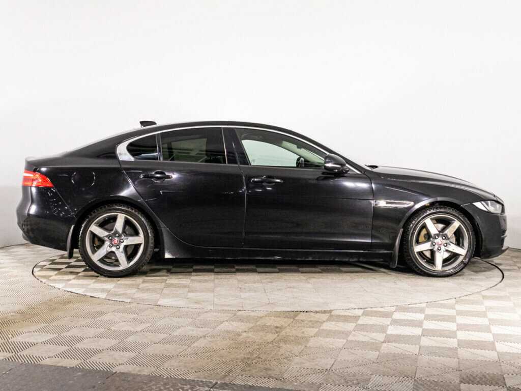 Купить Jaguar XE с пробегом. Фото: #3
