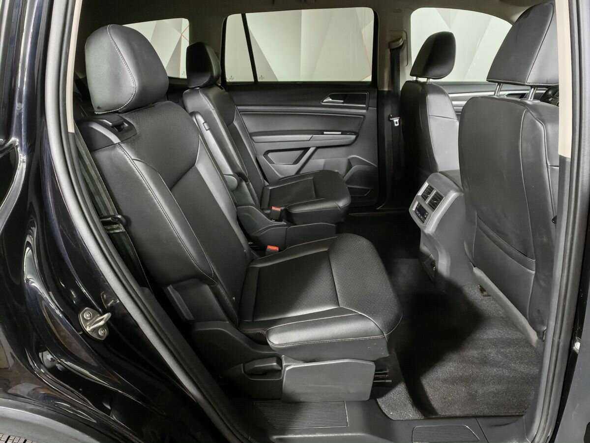Купить Volkswagen Teramont с пробегом. Фото: #10