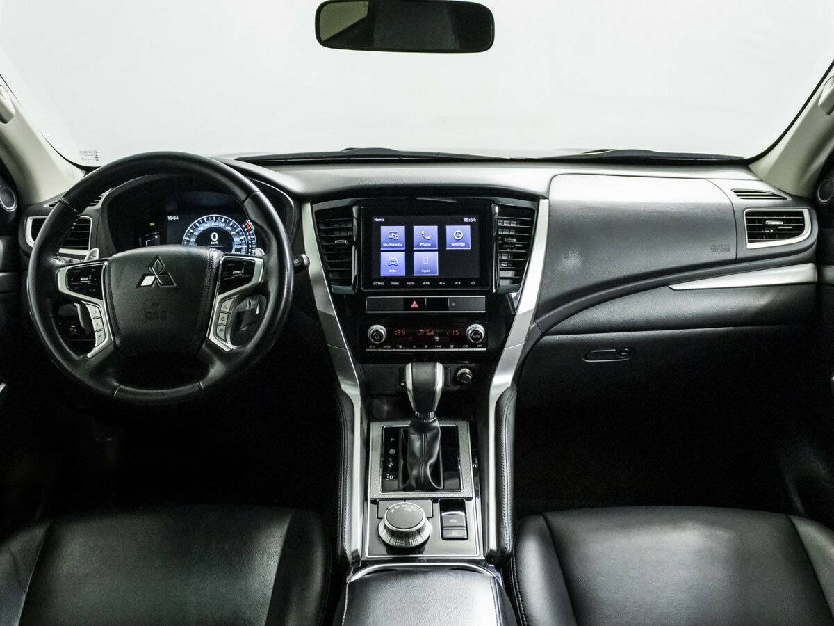 Купить Mitsubishi Montero Sport с пробегом. Фото: #12