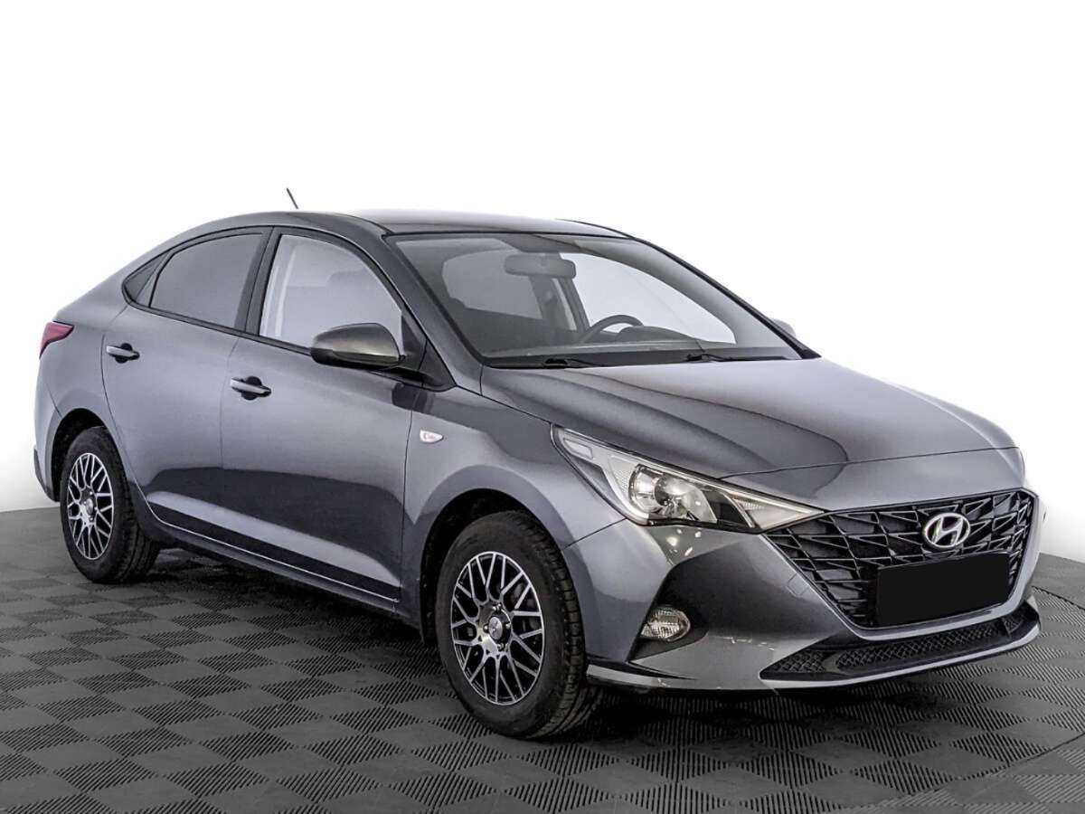Купить Hyundai Solaris с пробегом. Фото: #2
