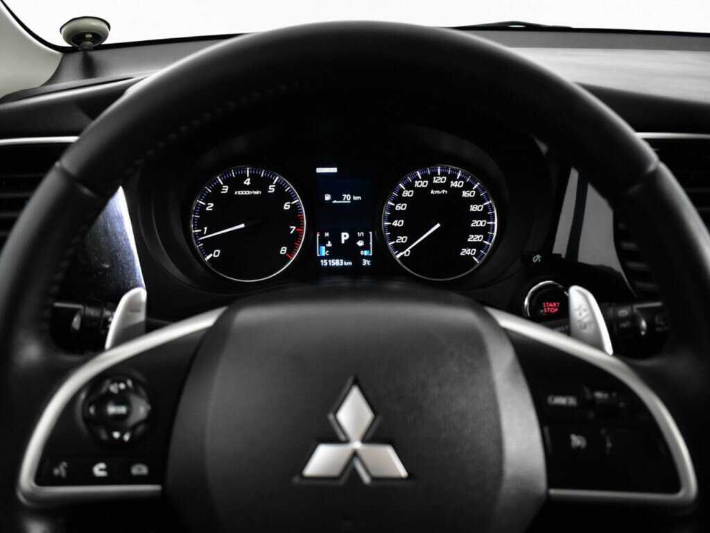 Купить Mitsubishi Outlander с пробегом. Фото: #10