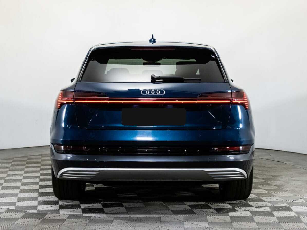 Купить Audi e-tron с пробегом. Фото: #4