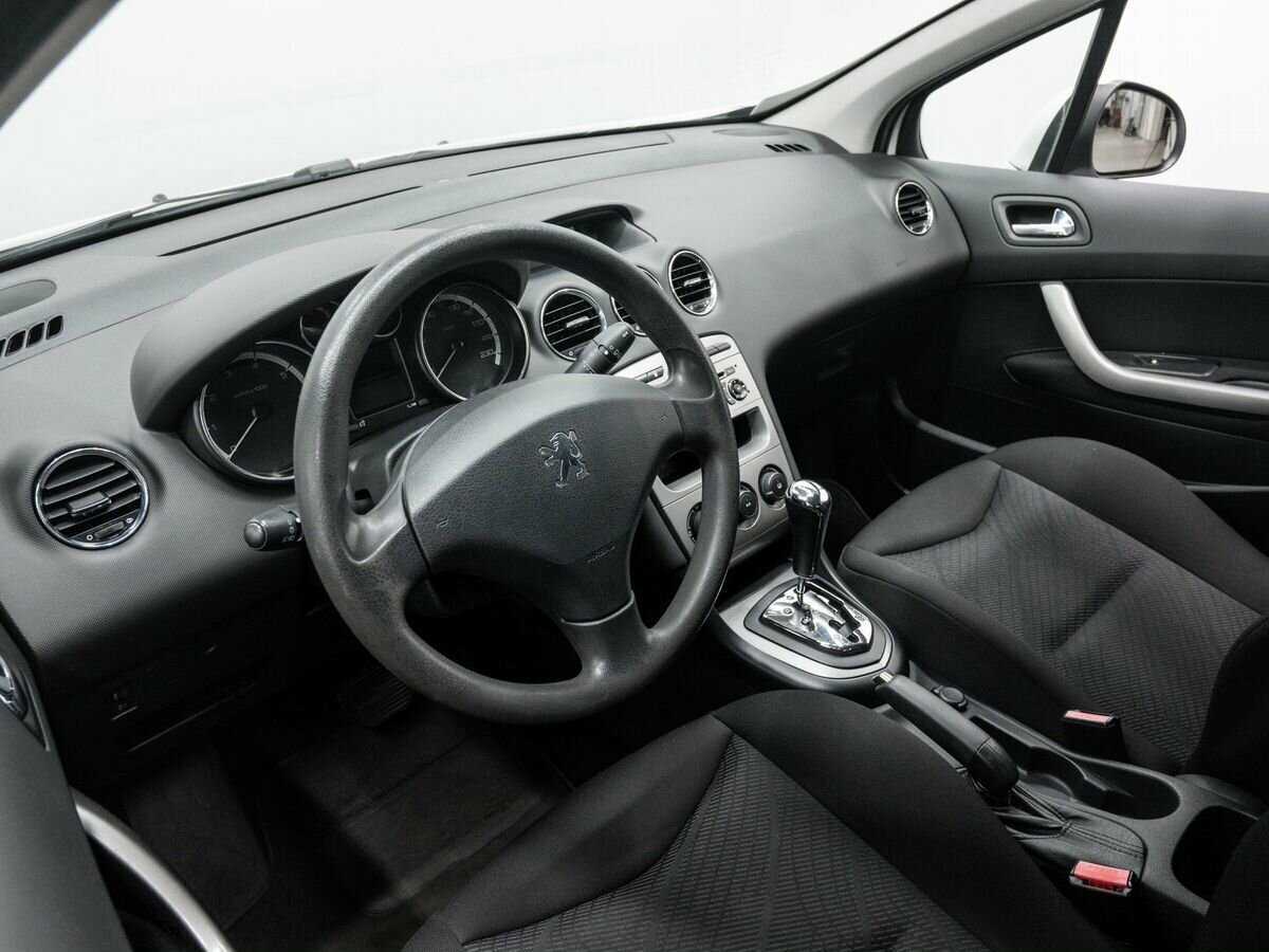 Купить Peugeot 308 с пробегом. Фото: #11