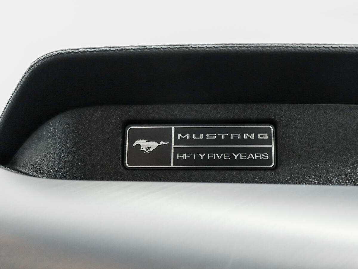 Купить Ford Mustang с пробегом. Фото: #20