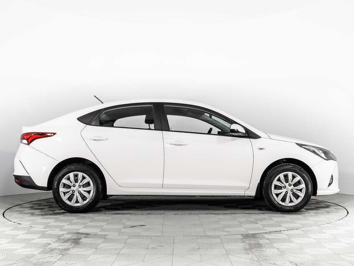 Купить Hyundai Solaris с пробегом. Фото: #3