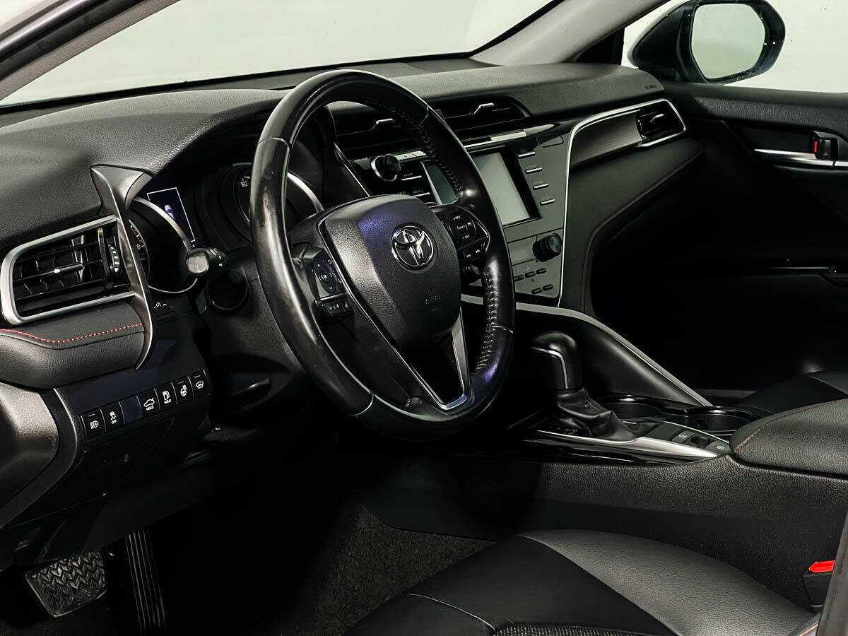 Купить Toyota Camry с пробегом. Фото: #12