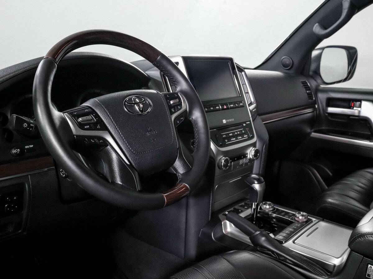 Купить Toyota Land Cruiser с пробегом. Фото: #12