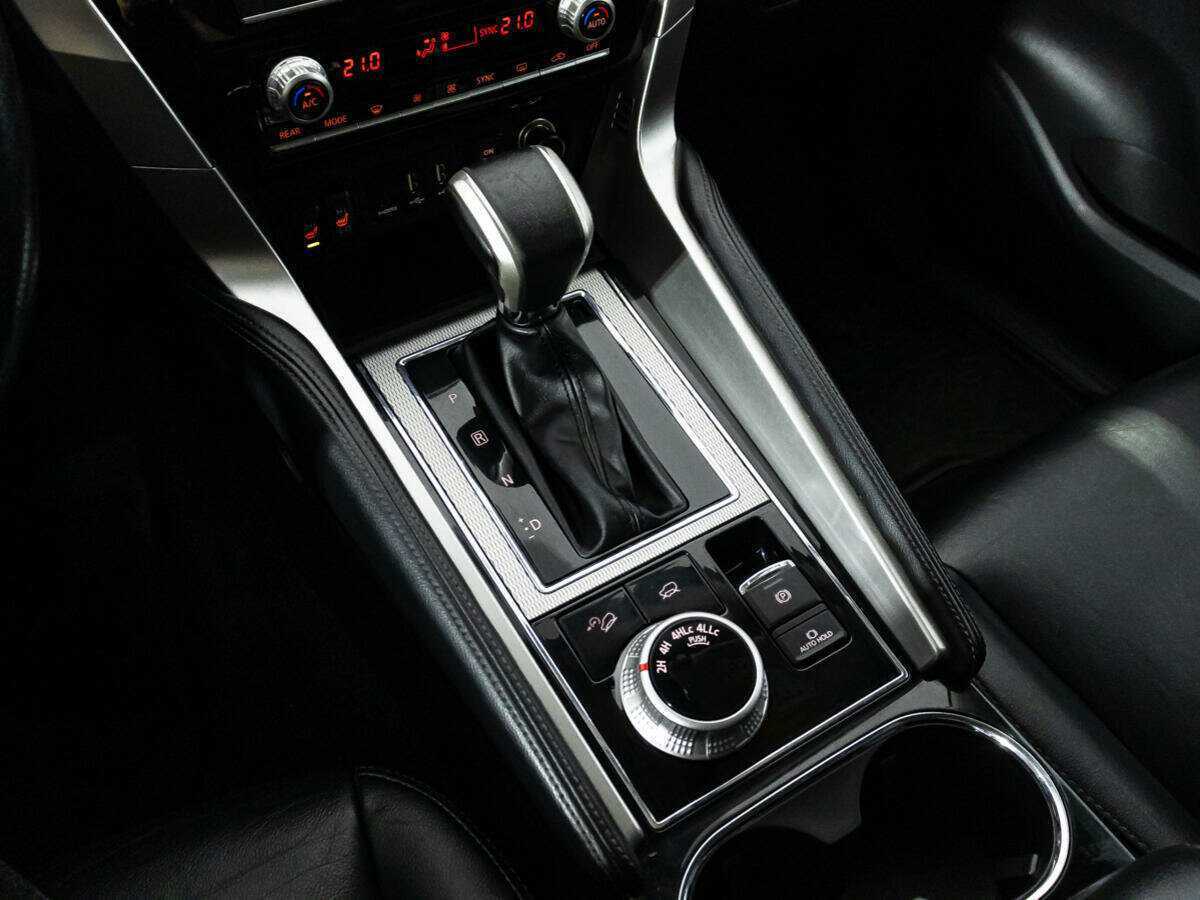 Купить Mitsubishi Pajero Sport с пробегом. Фото: #17