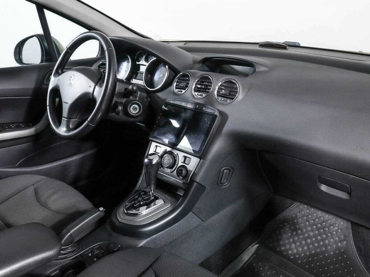 Купить Peugeot 408 с пробегом. Фото: #6