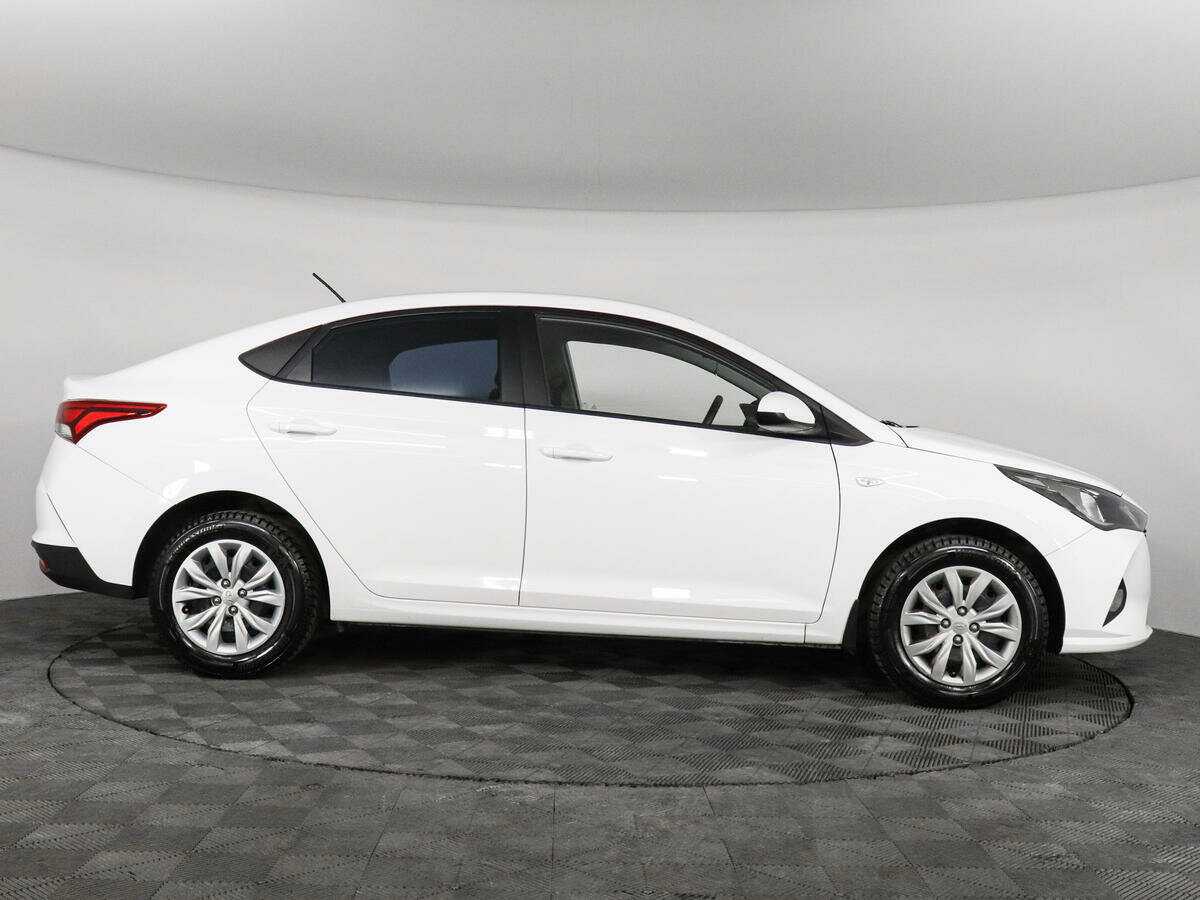 Купить Hyundai Solaris с пробегом. Фото: #3