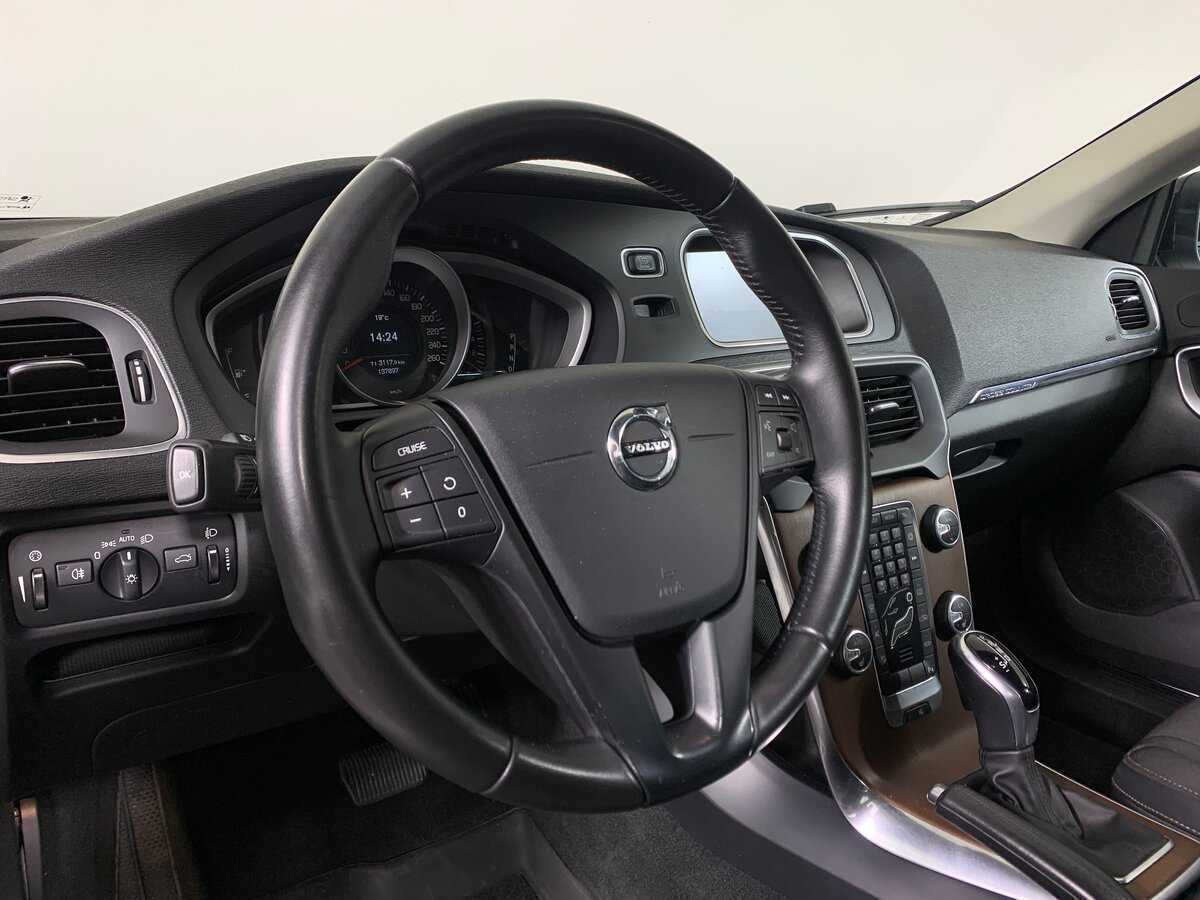 Купить Volvo V40 Cross Country с пробегом. Фото: #11