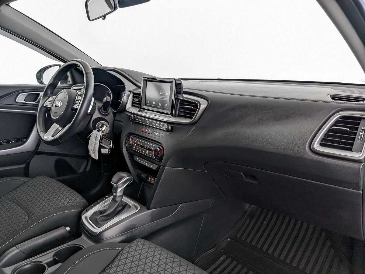 Купить Kia Ceed с пробегом. Фото: #8