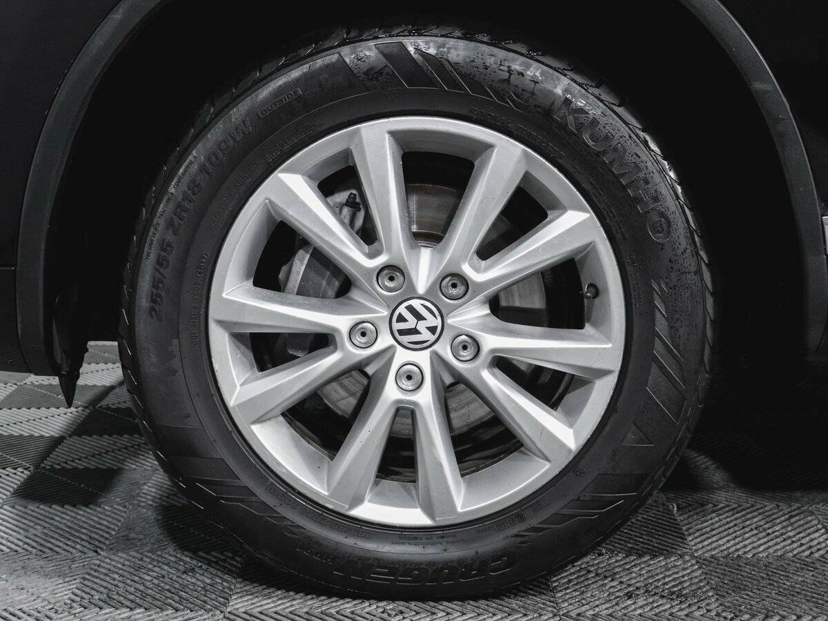 Купить Volkswagen Touareg с пробегом. Фото: #14