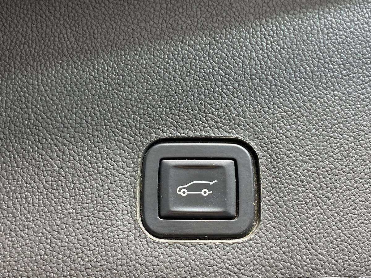 Купить Cadillac SRX с пробегом. Фото: #8