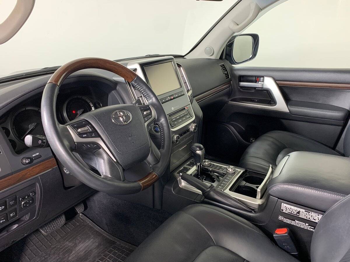 Купить Toyota Land Cruiser с пробегом. Фото: #10