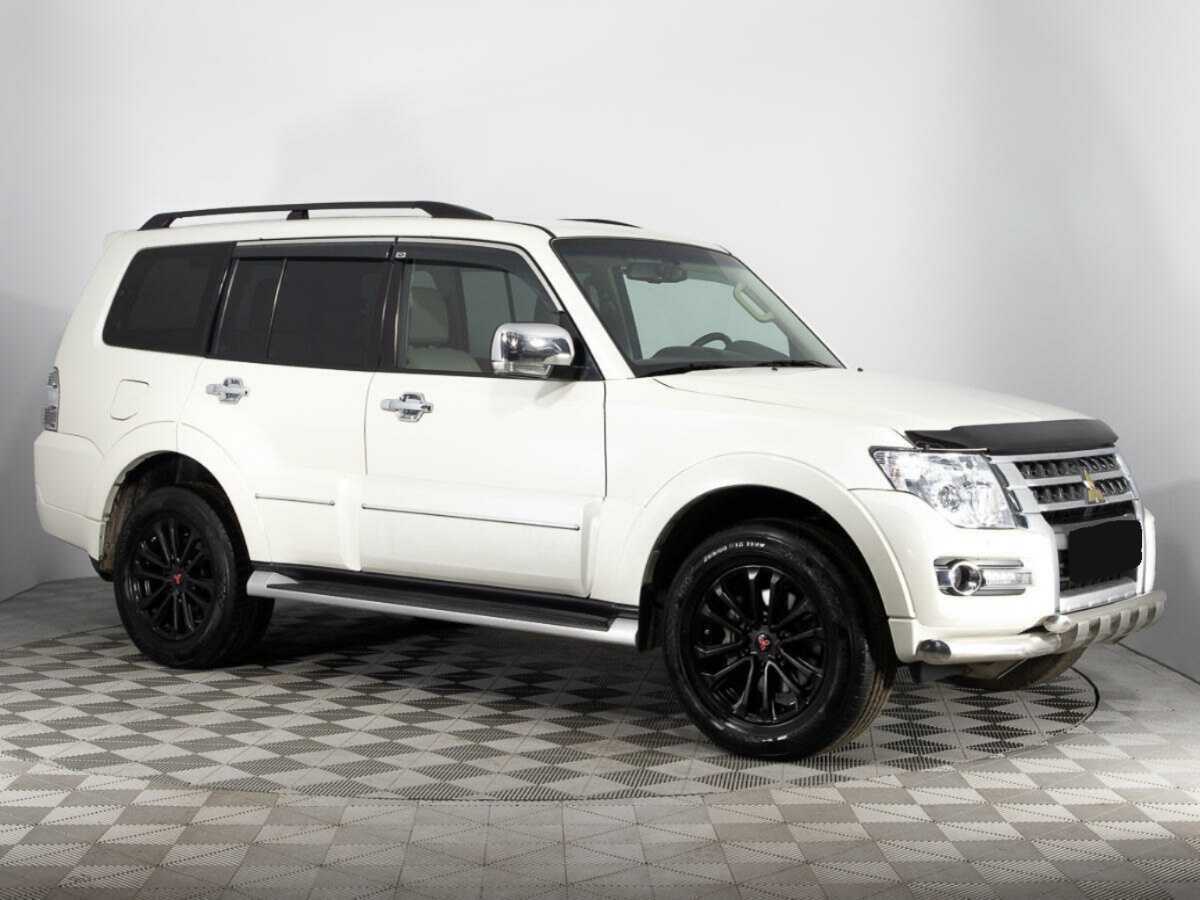 Купить Mitsubishi Pajero с пробегом. Фото: #2
