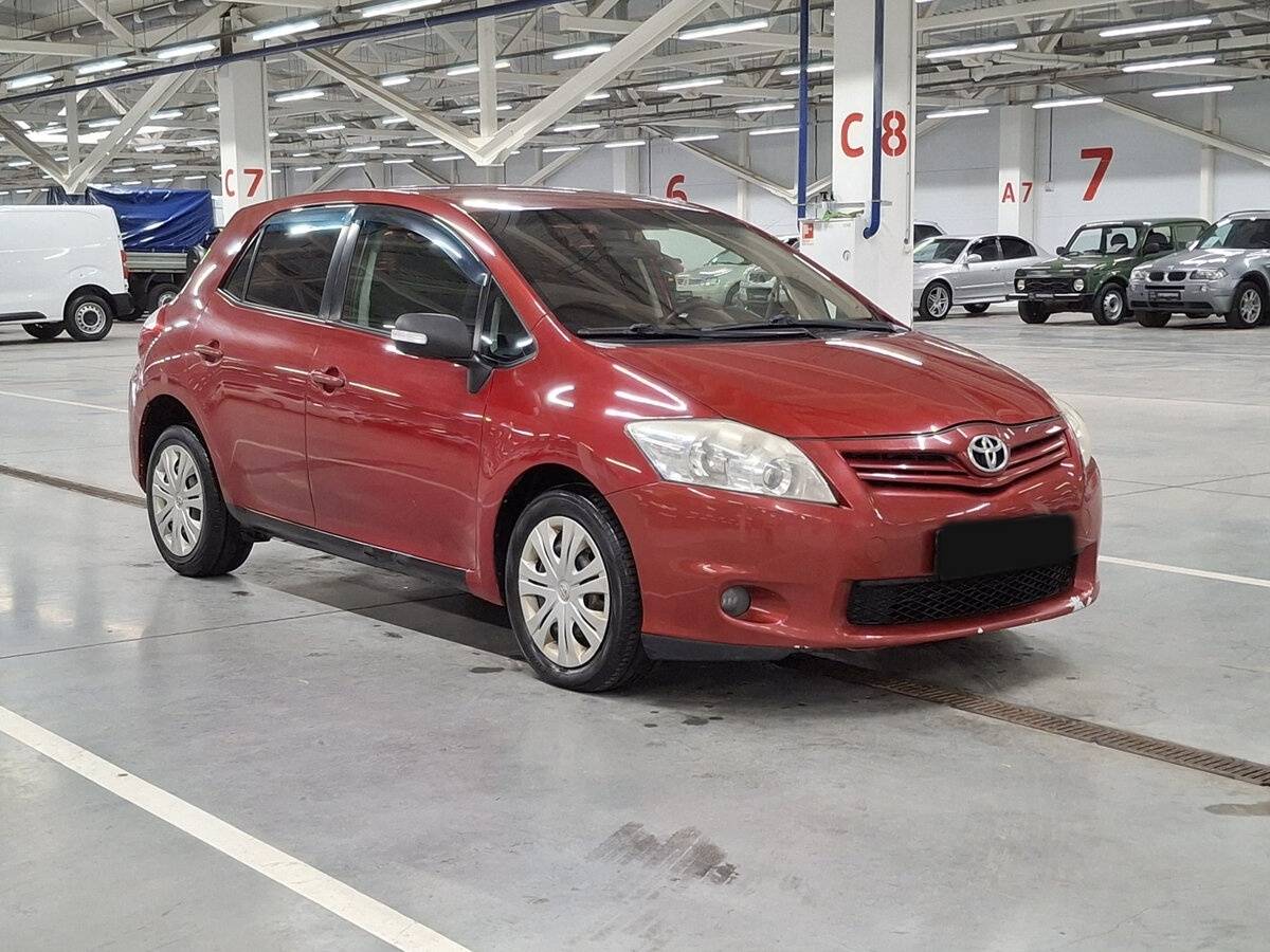 Купить Toyota Auris с пробегом. Фото: #2
