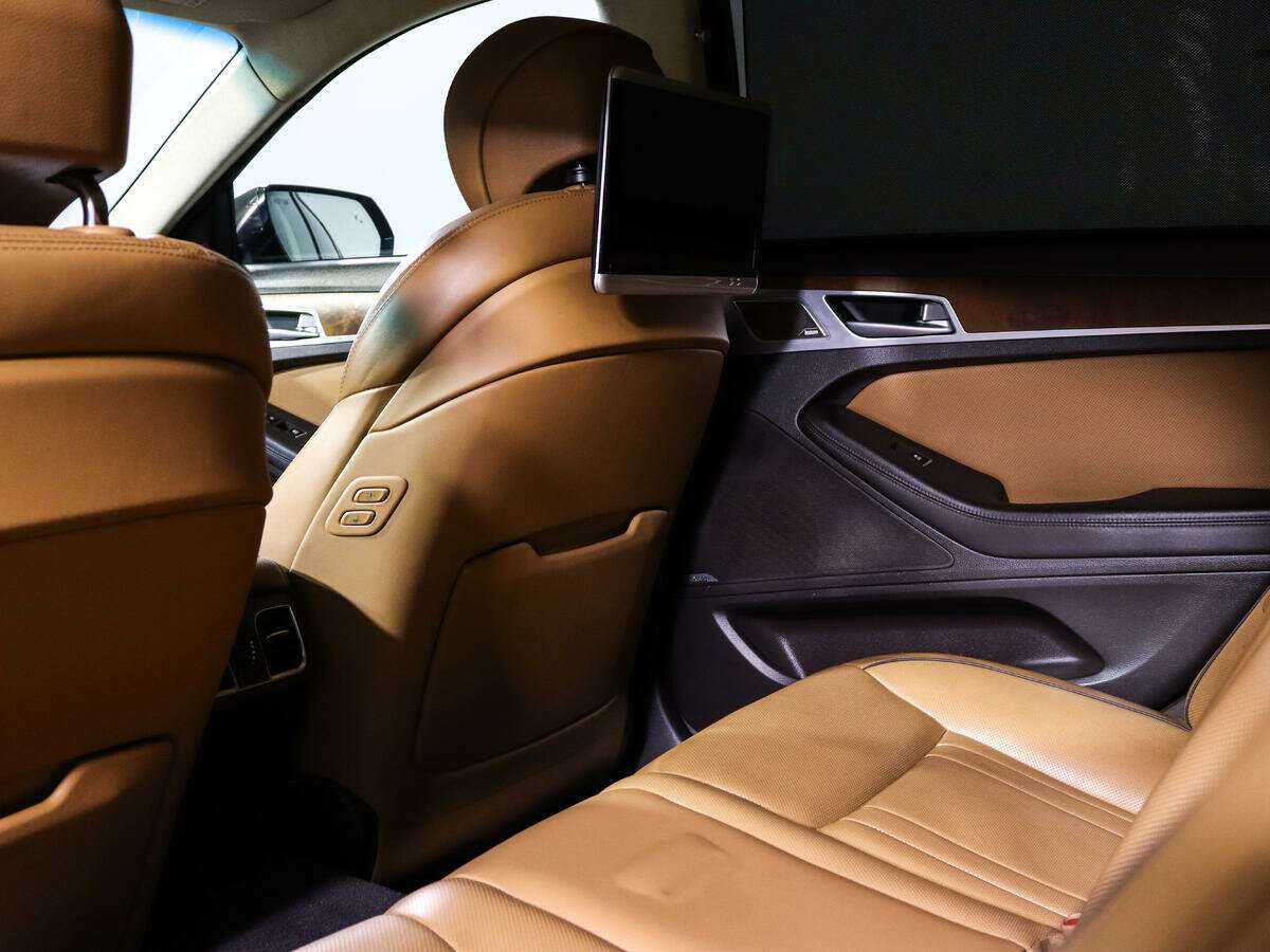 Купить Genesis G80 с пробегом. Фото: #23