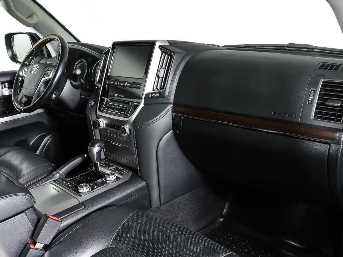 Купить Toyota Land Cruiser с пробегом. Фото: #7
