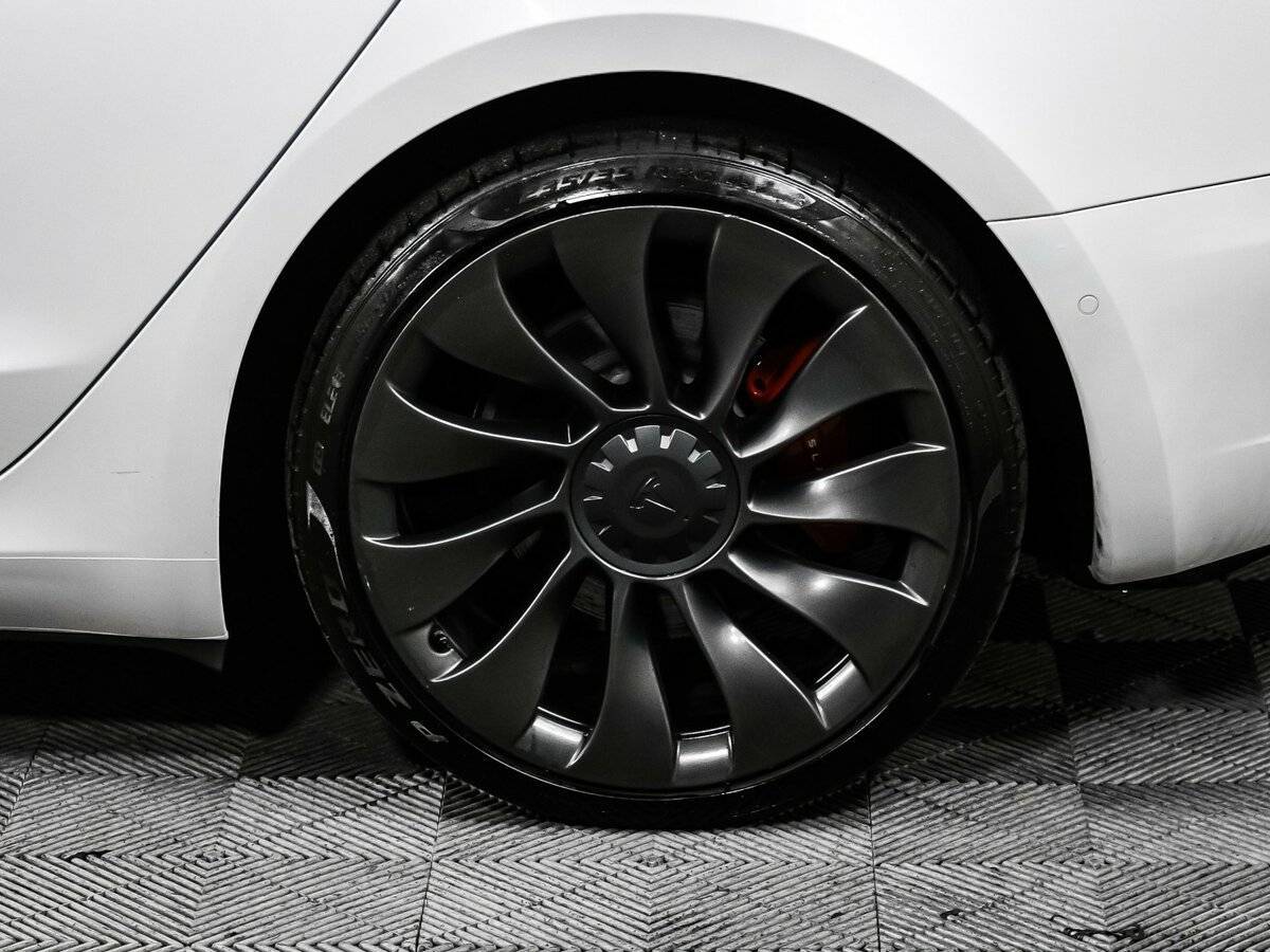 Купить Tesla Model 3 с пробегом. Фото: #13
