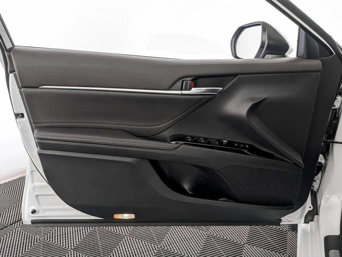 Купить Toyota Camry с пробегом. Фото: #13