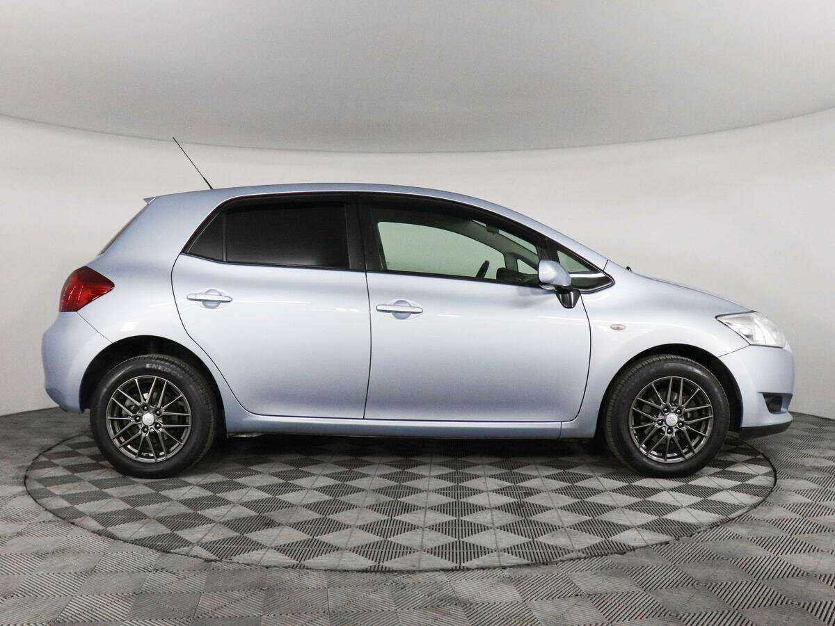 Купить Toyota Auris с пробегом. Фото: #3