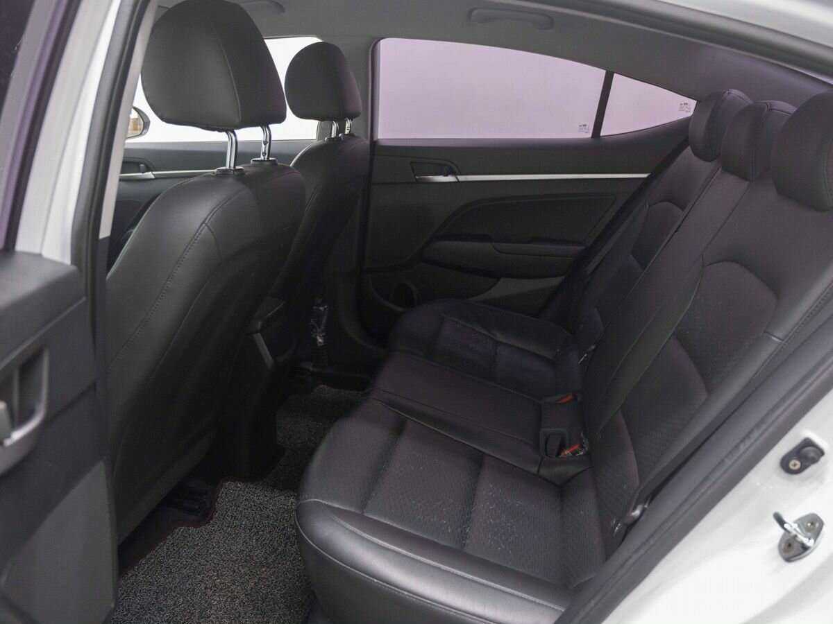 Купить Hyundai Avante с пробегом. Фото: #8