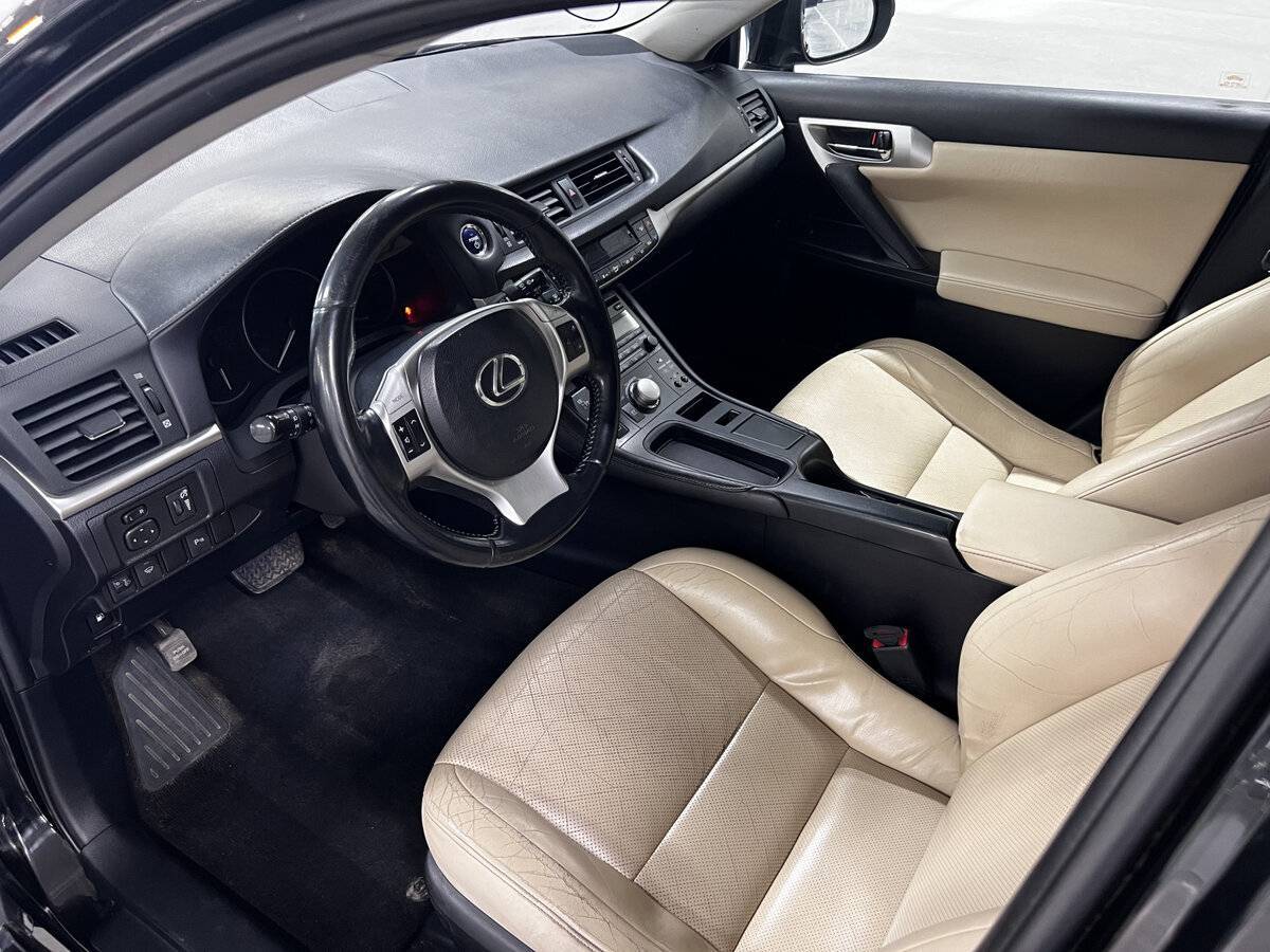 Купить Lexus CT с пробегом. Фото: #15
