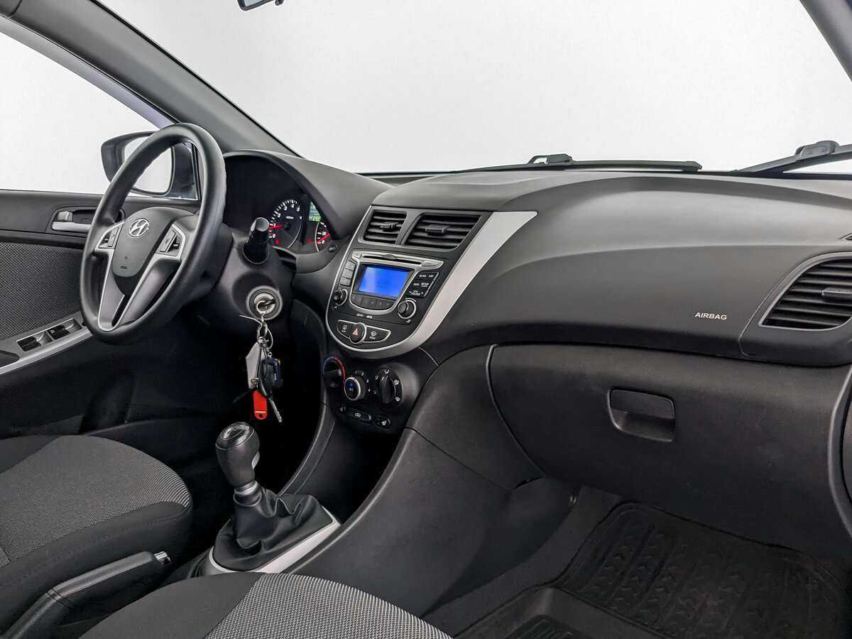 Купить Hyundai Solaris с пробегом. Фото: #5