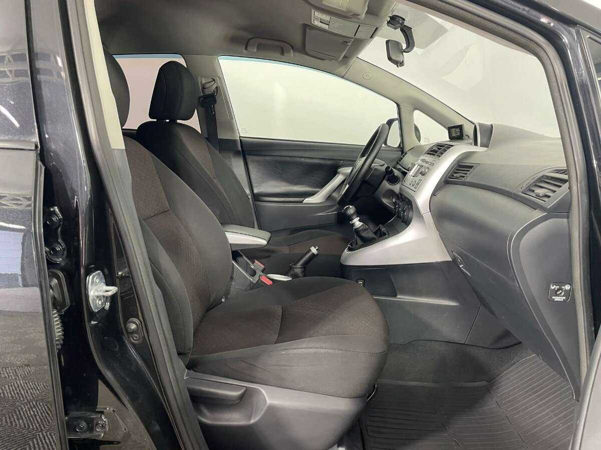 Купить Toyota Verso с пробегом. Фото: #13