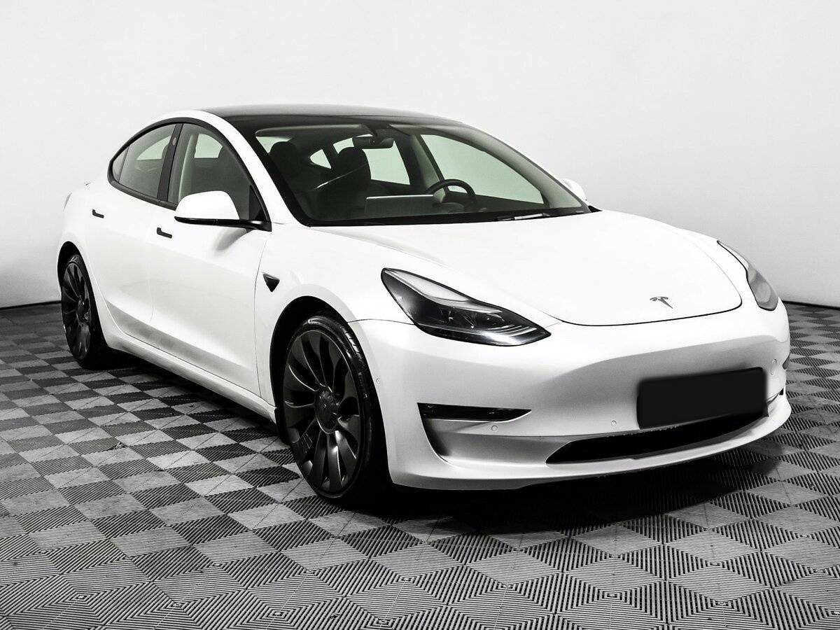 Купить Tesla Model 3 с пробегом. Фото: #2