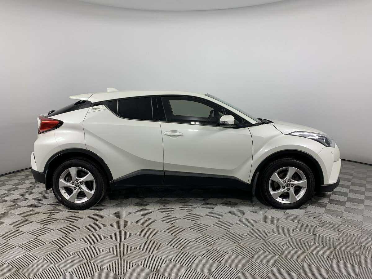 Купить Toyota C-HR с пробегом. Фото: #3