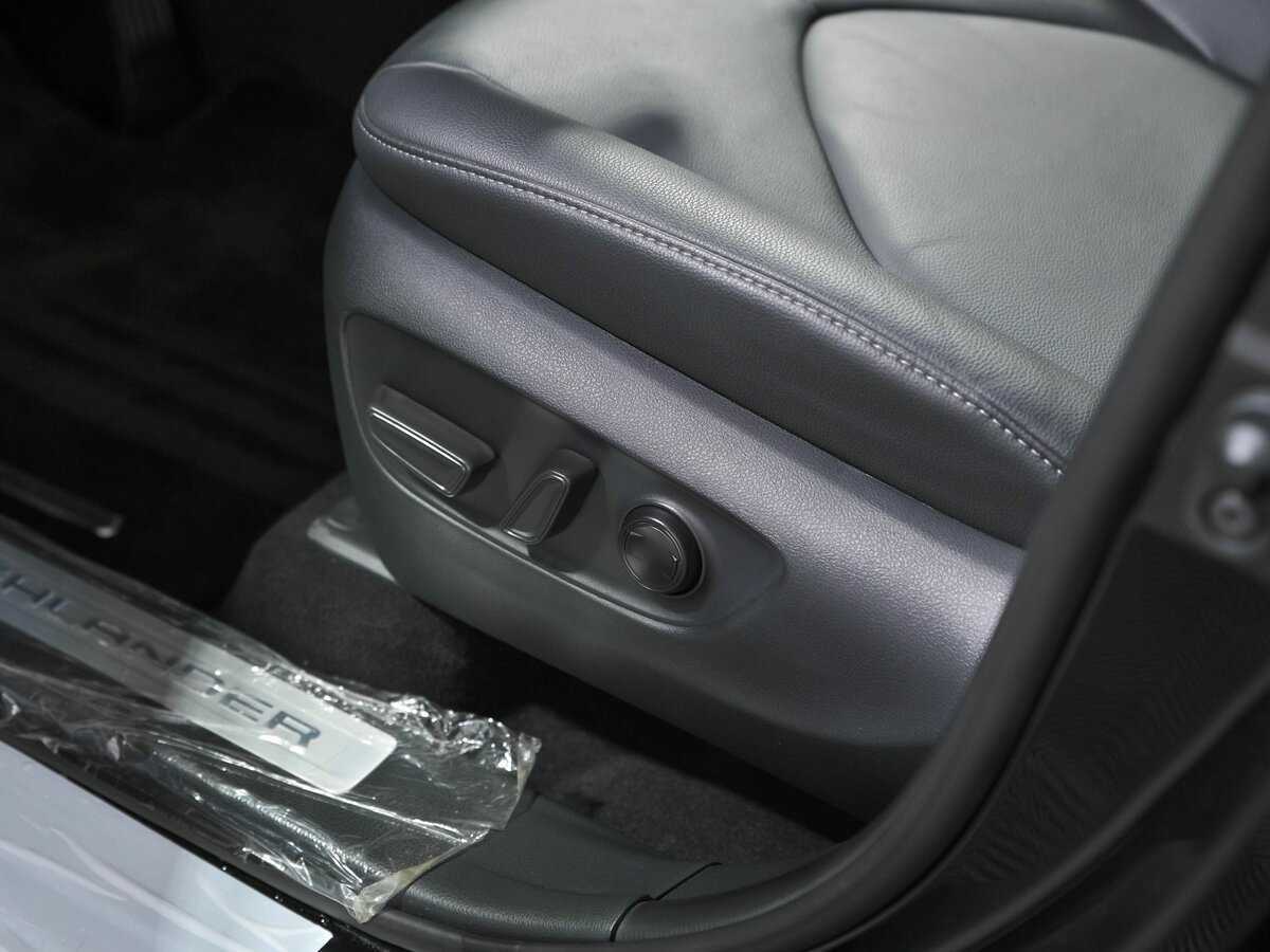 Купить Toyota Highlander с пробегом. Фото: #17
