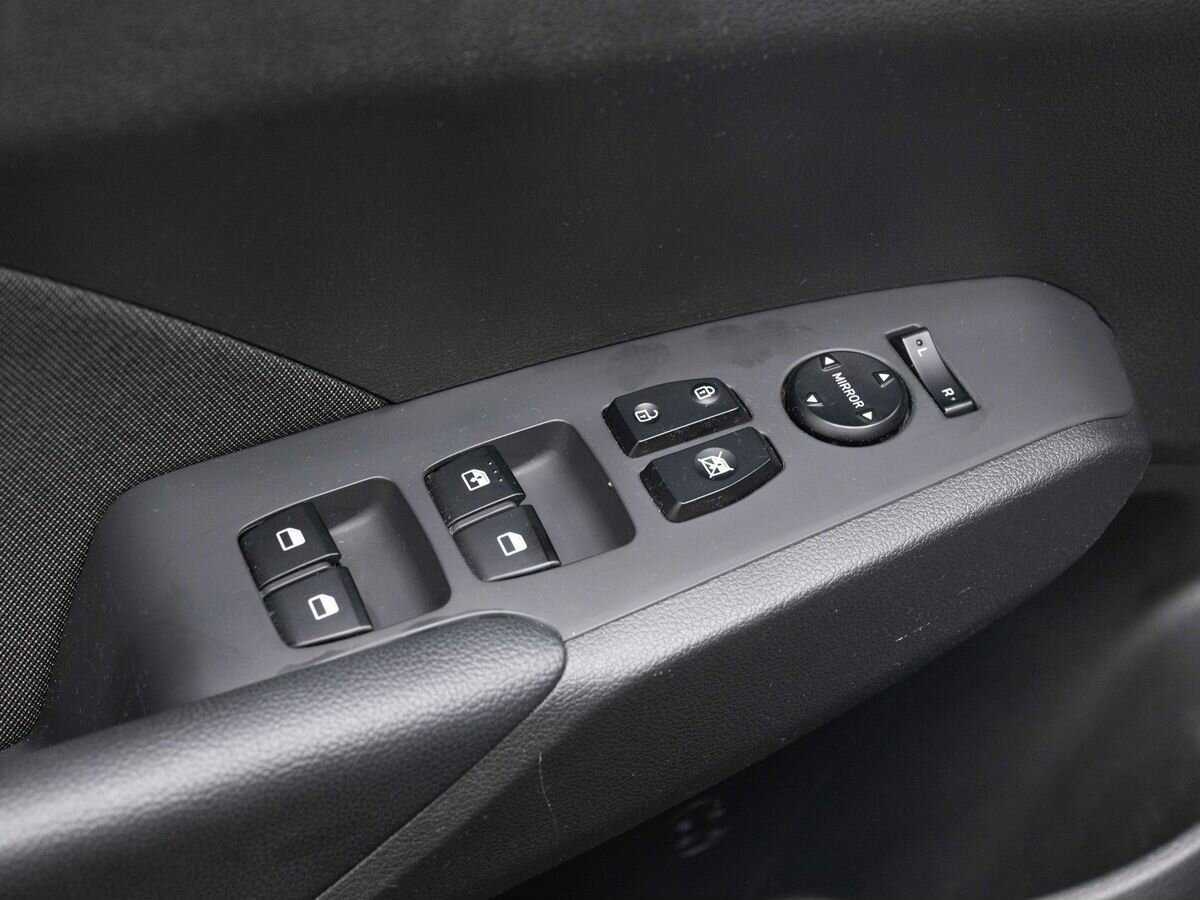 Купить Hyundai Solaris с пробегом. Фото: #18