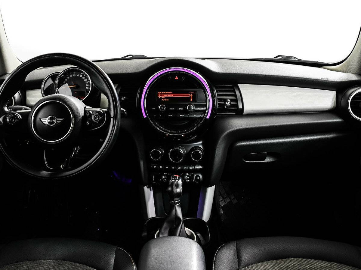 Купить Mini Hatch с пробегом. Фото: #10